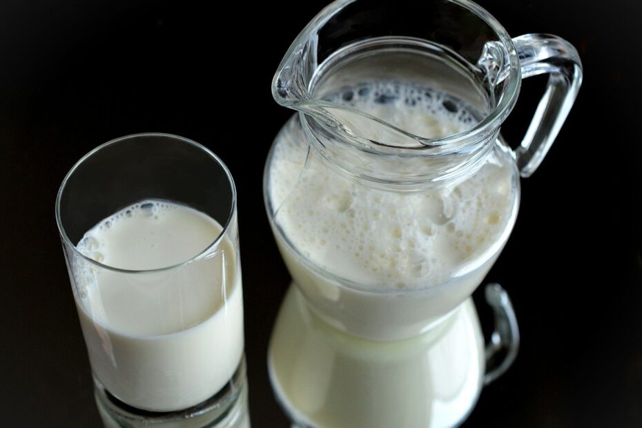 milk-glass-fresh-518067-930×620