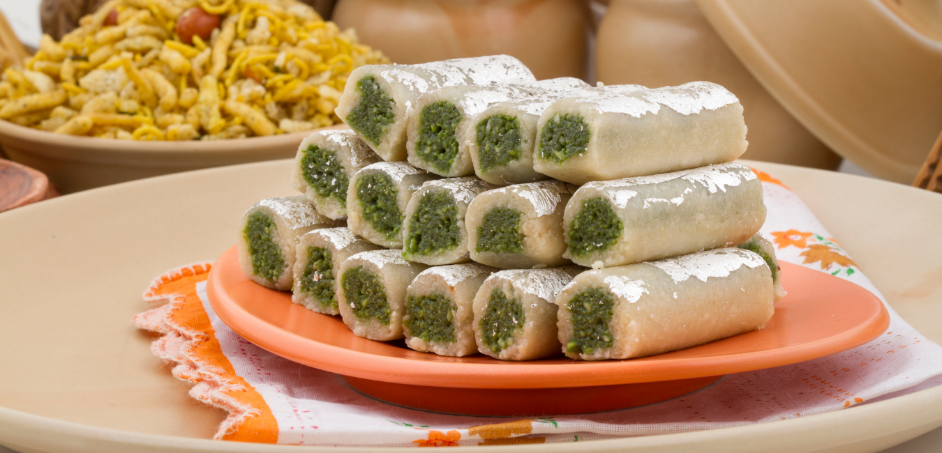 Common adulterant in silver leaves