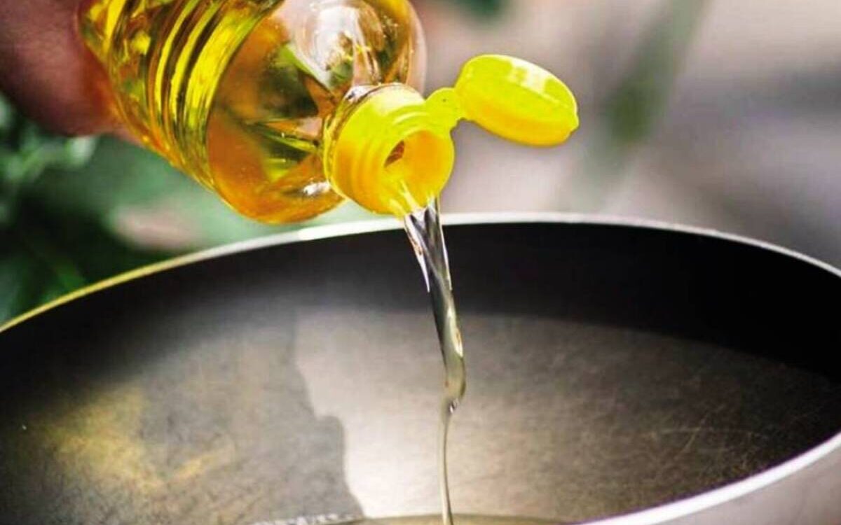 Edible oil players Adani Willmar, Ruchi Industries cut prices by Rs 15 -20 per Ltr